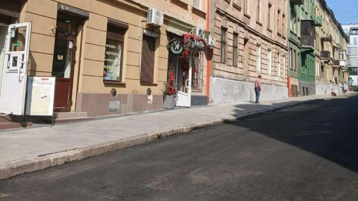 Вулиця Сембратовичів у Львові: відновлення дороги завершено