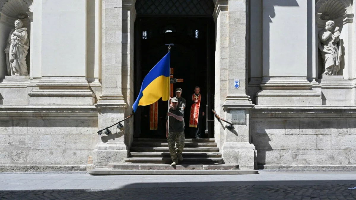 Як Львів вшановує героїв: церемонія прощання з захисниками
