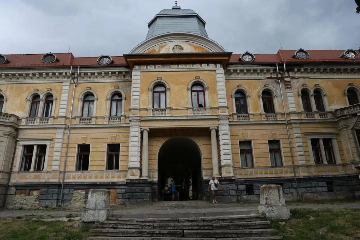 Палац у Сколе: історична оборона відкрита для туристів у 2026 році