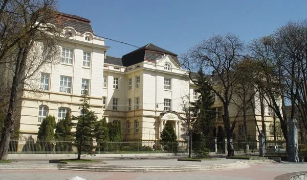 130 тисяч за рік: як змінилась вартість навчання у медуніверситеті у 2026