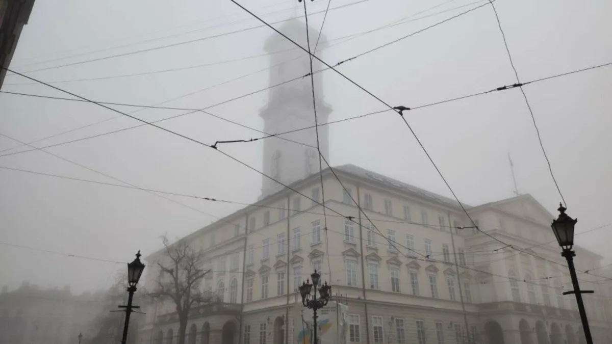 Львів: опалювальний період та небезпека вітру — як підготуватися до негоди