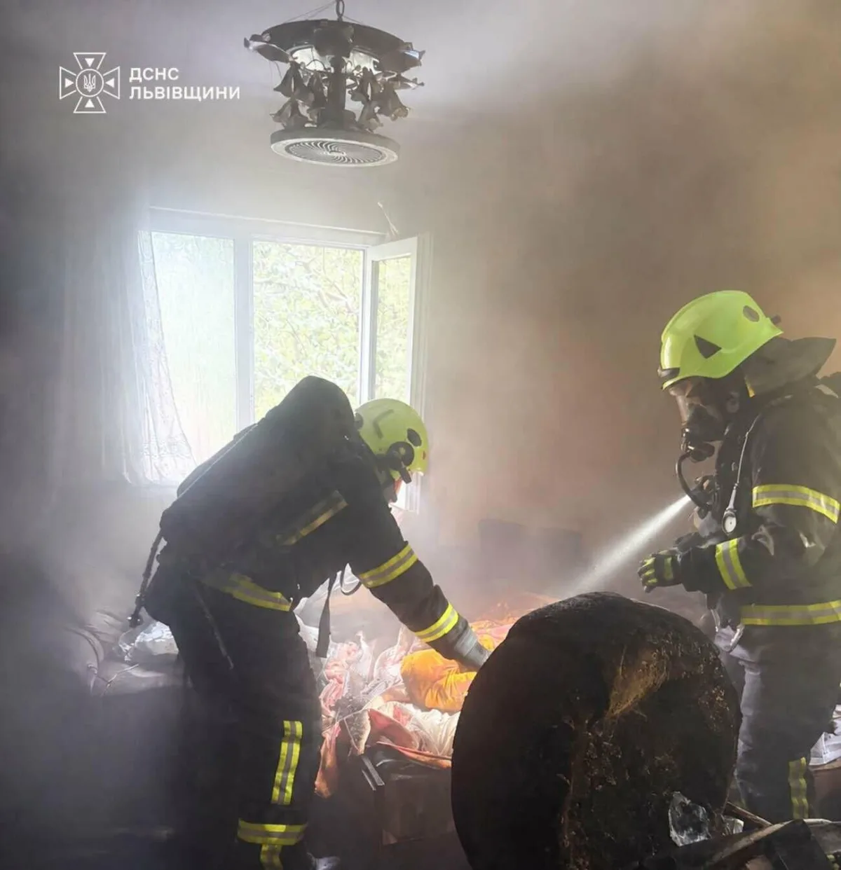 Як вогнеборці врятували будинок на Львівщині від пожежі