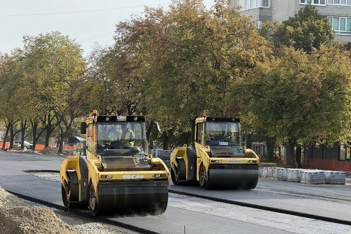 Реконструкція вулиці Мазепи у Львові: асфальтування першої ділянки