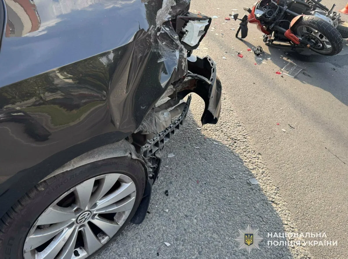 ДТП на Науковій у Львові: мотоцикліст у лікарні після зіткнення з авто